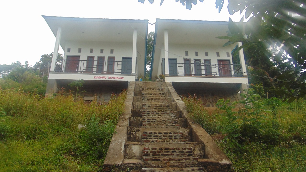 Photo of Outdoor in Moni
