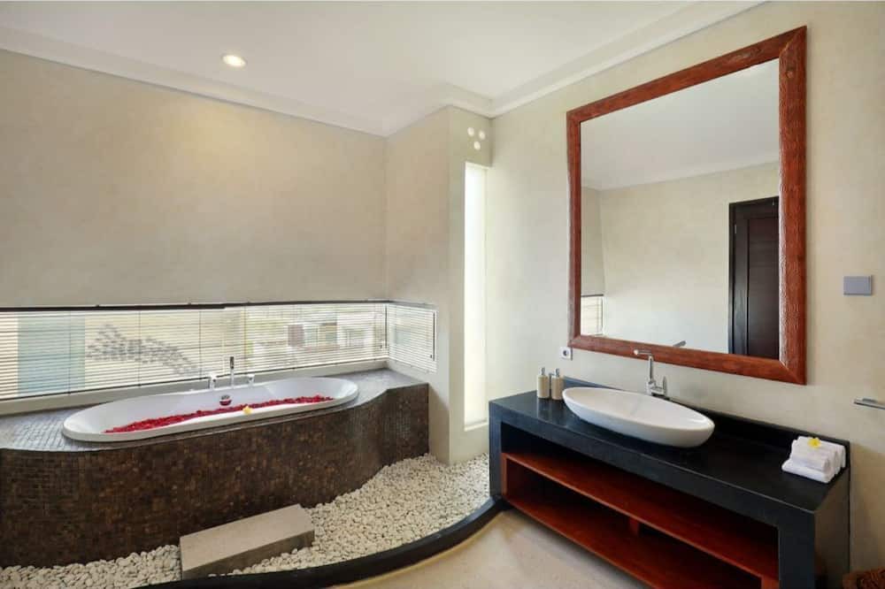 Photo of Bathroom in Kampial