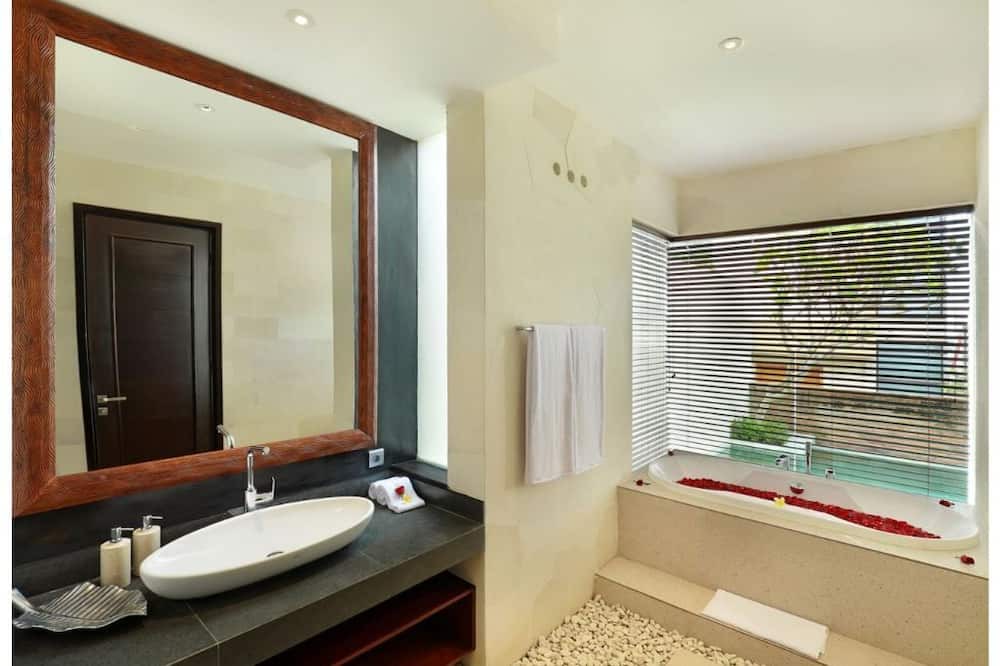Photo of Bathroom in Kampial