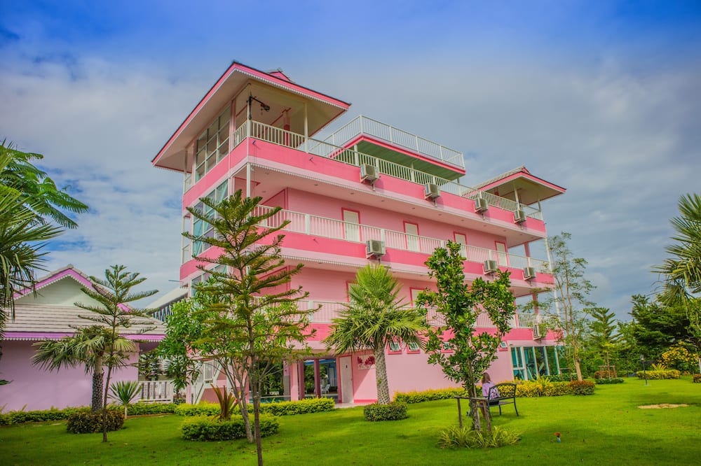 Photo of Bedroom in Khanong Phra