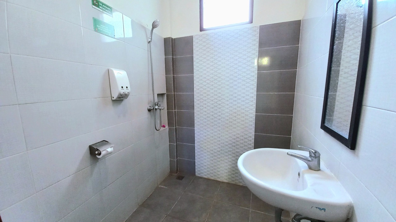 Photo of Bathroom in Central Yogyakarta