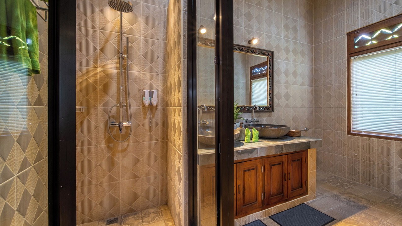 Photo of Bathroom in Kalibukbuk
