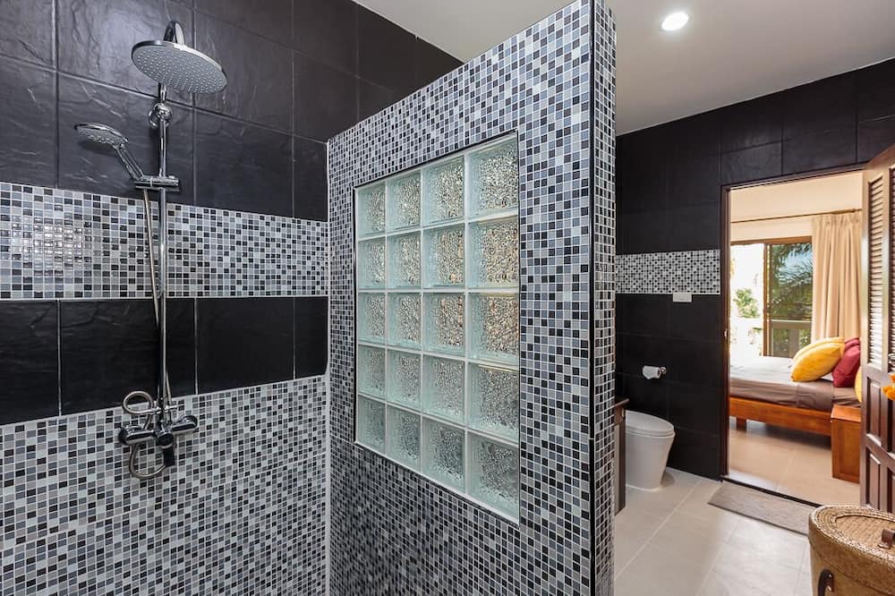 Photo of Bathroom in Wok Tum