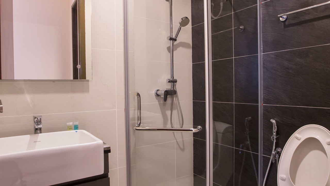 Photo of Bathroom in Central District