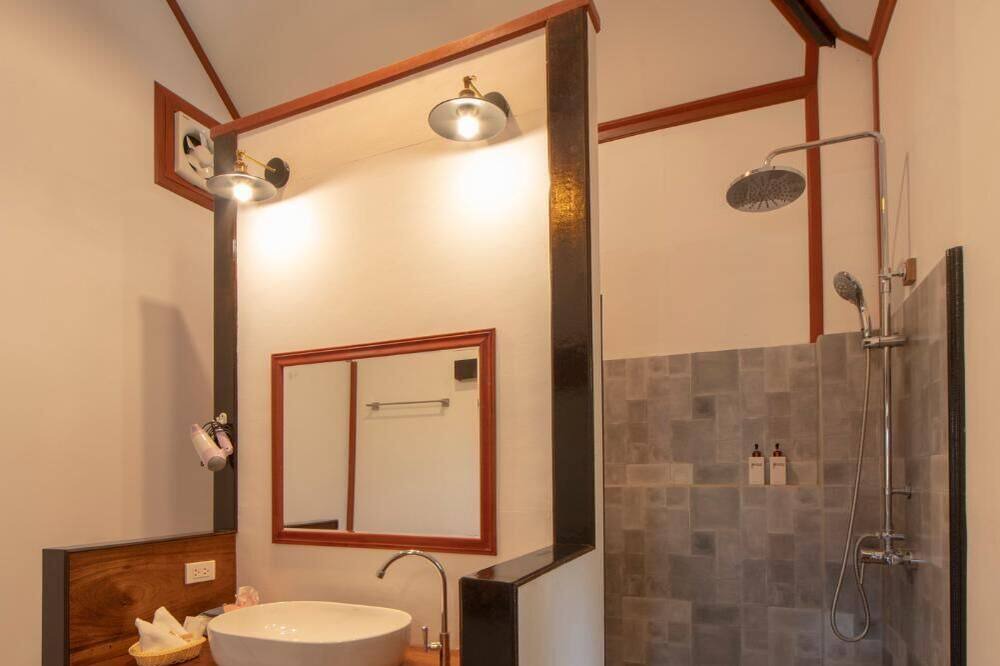 Photo of Bathroom in Pathouphone