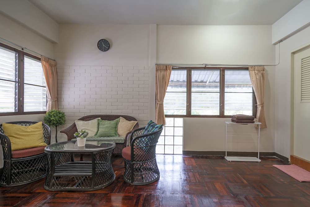 Photo of Bathroom in Samsen Nai