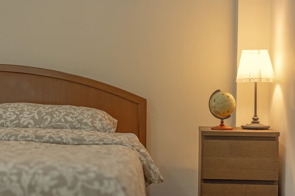 Photo of Bedroom in Samsen Nai