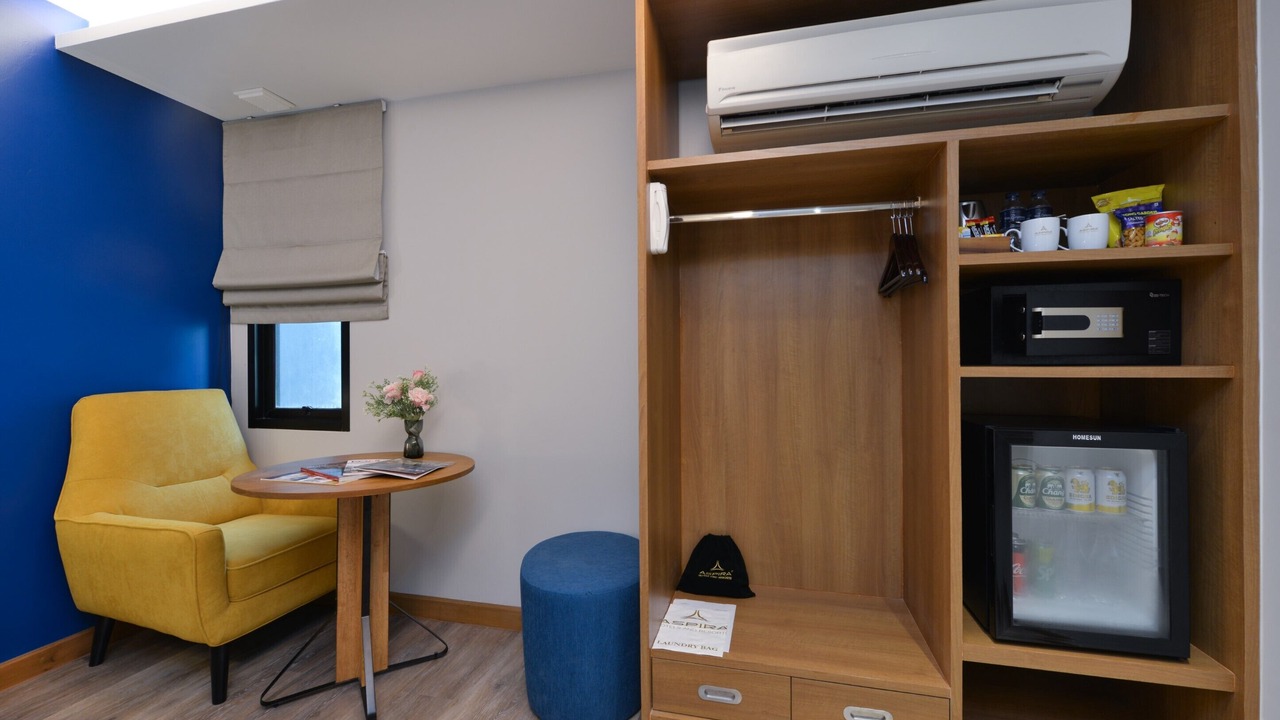 Photo of Bedroom in Samsen Nok