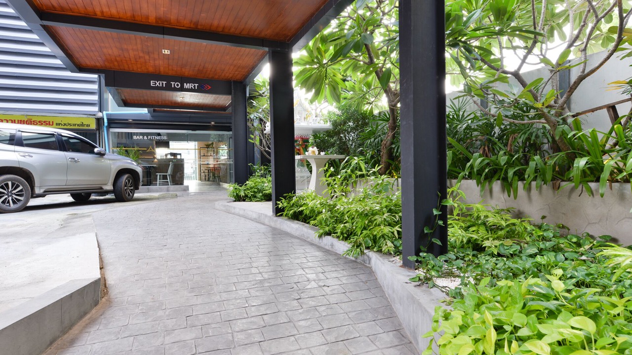Photo of Outdoor in Samsen Nok