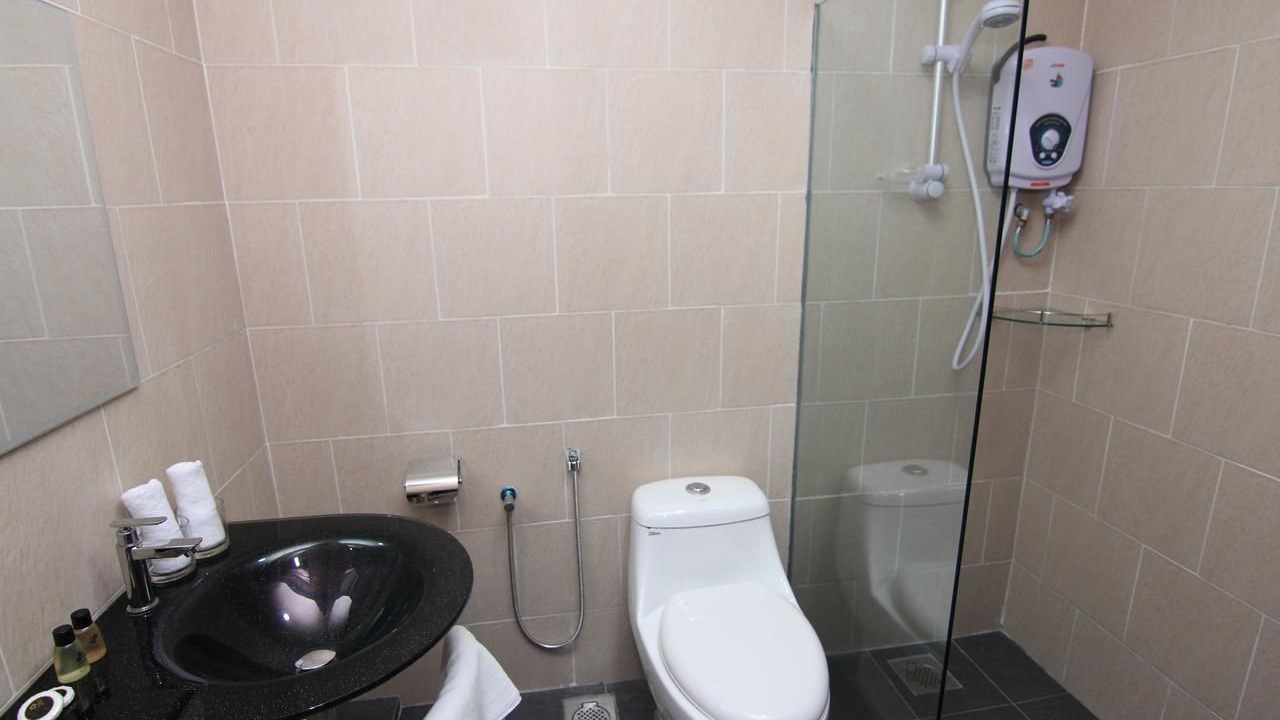 Photo of Bathroom in Pegawai