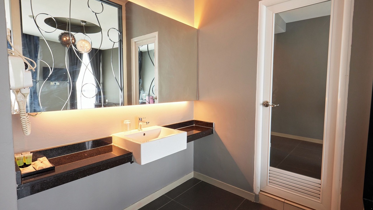 Photo of Bathroom in Pegawai