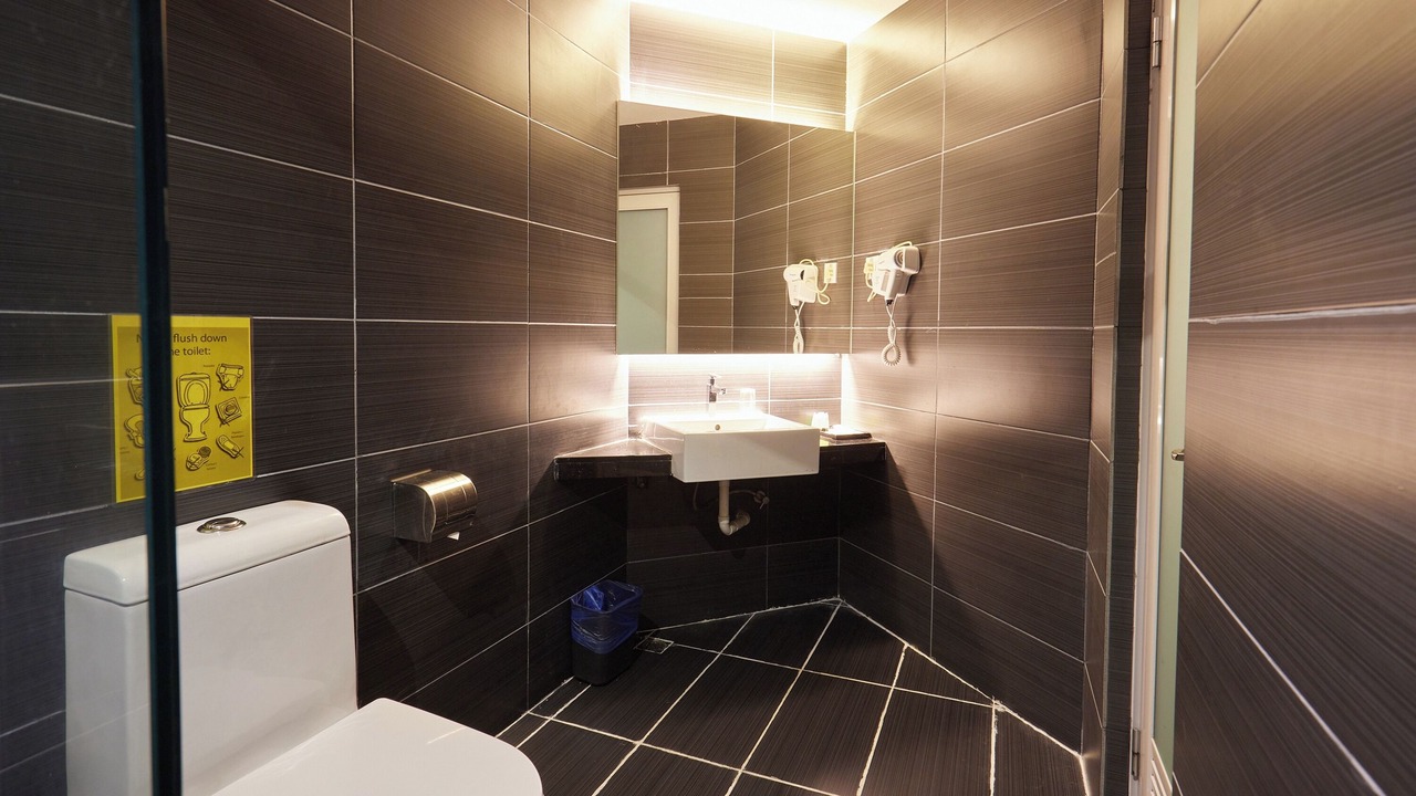 Photo of Bathroom in Pegawai