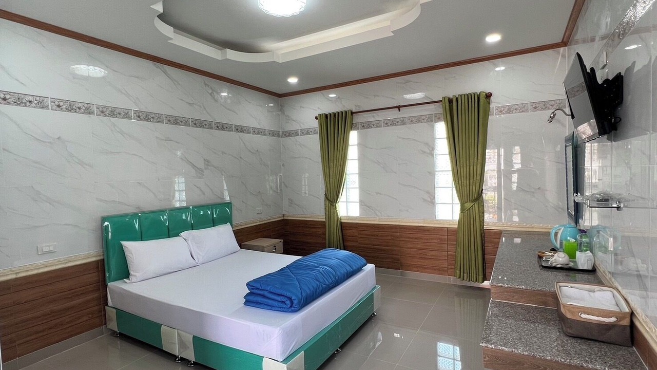 Photo of Bedroom in Ang Thong