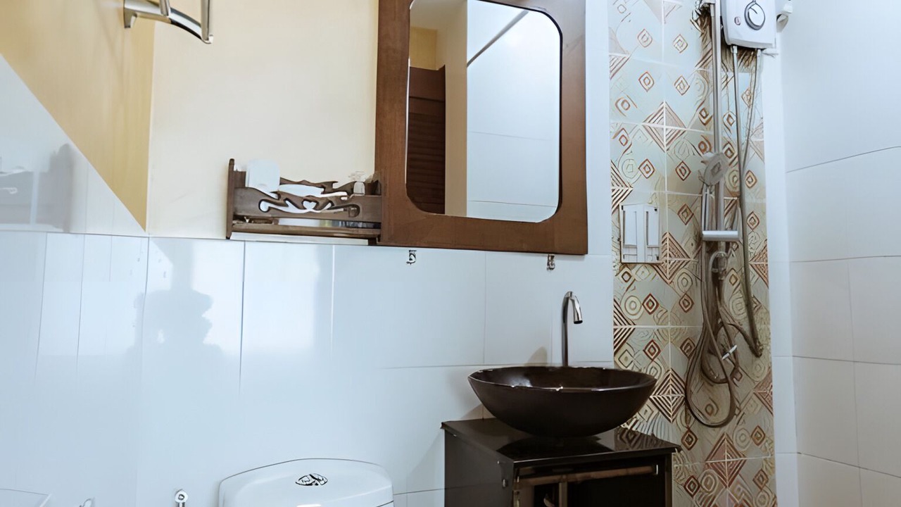 Photo of Bathroom in Thapae