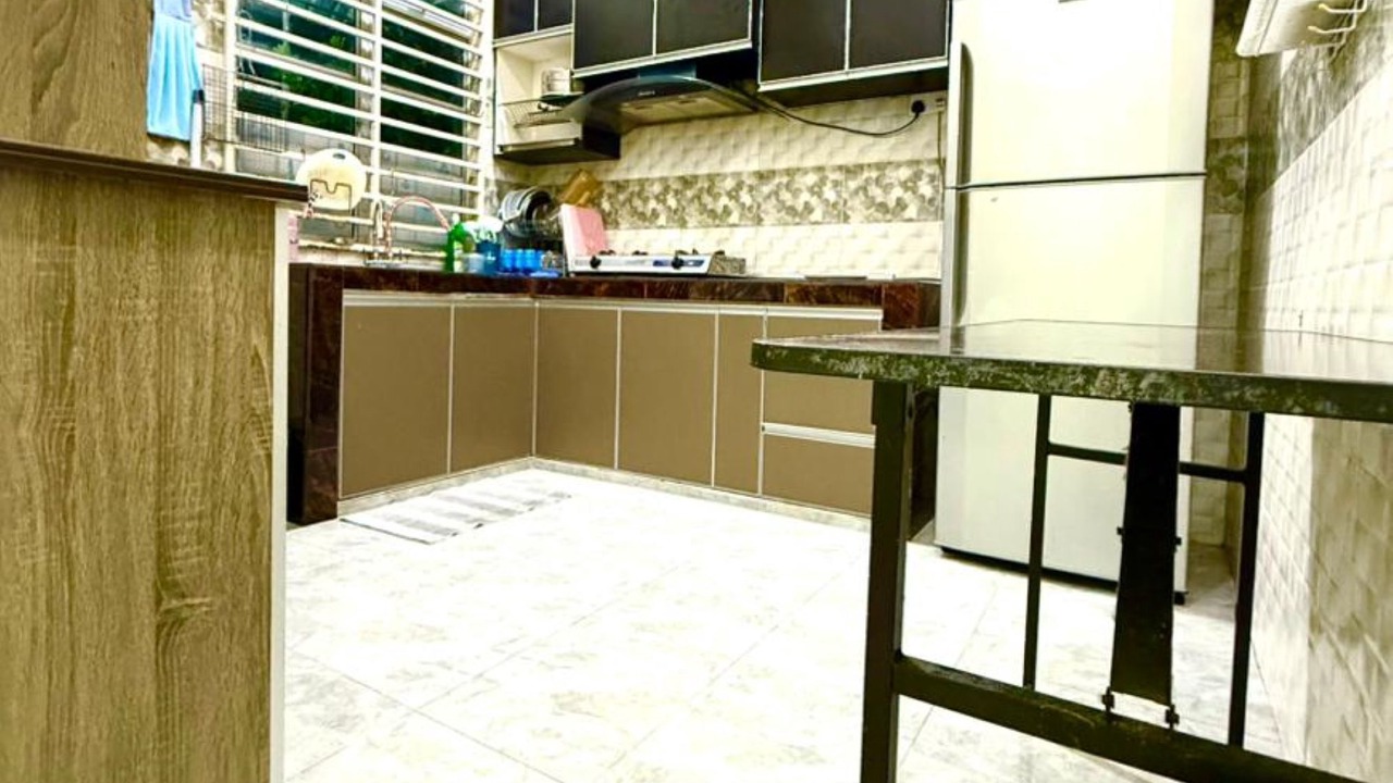 Photo of Kitchen in Kampung Merbau Patah