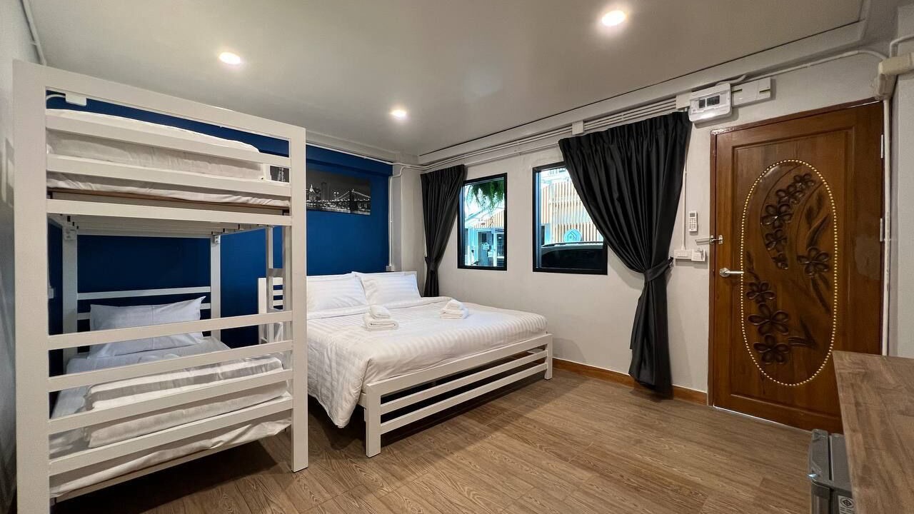 Photo of Bedroom in Thanon Phaya Thai