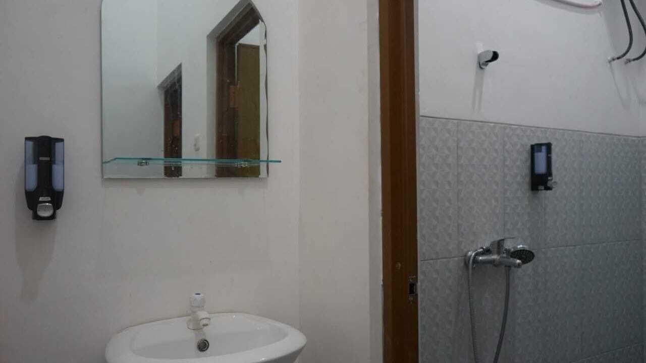 Photo of Bathroom in Dinoyo