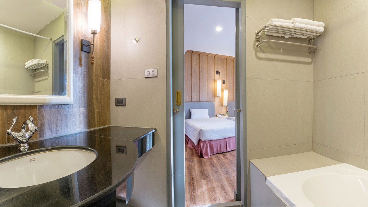 Photo of Bathroom in Phra Nakhon