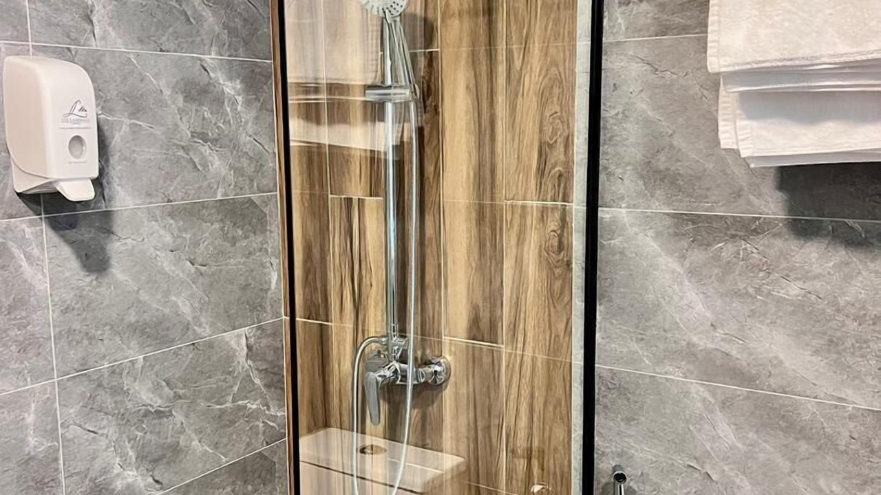 Photo of Bathroom in Pegawai