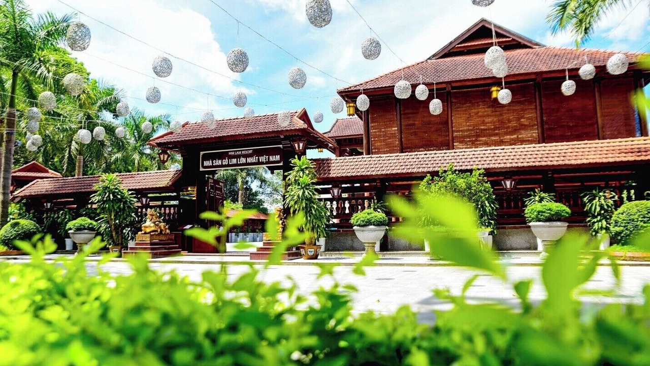 Photo of Outdoor in Him Lam