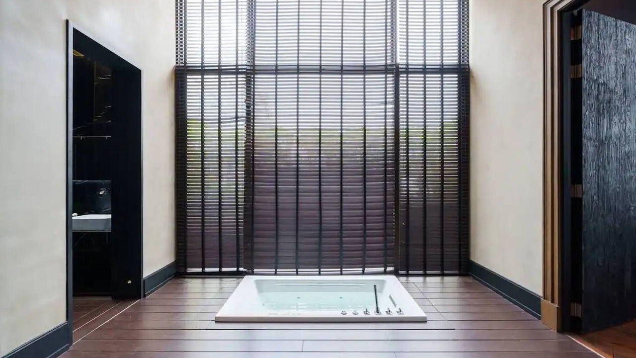 Photo of Bathroom in Ekkamai