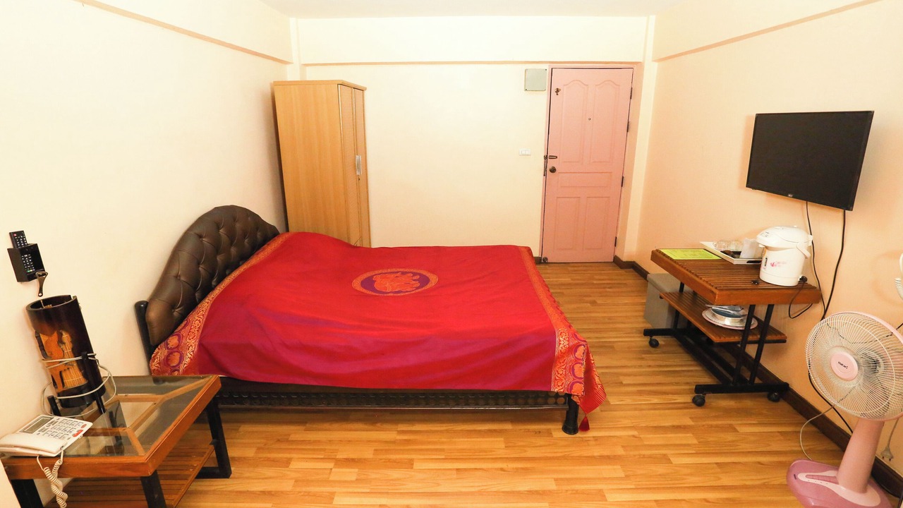 Photo of Bedroom in Khanna Yao