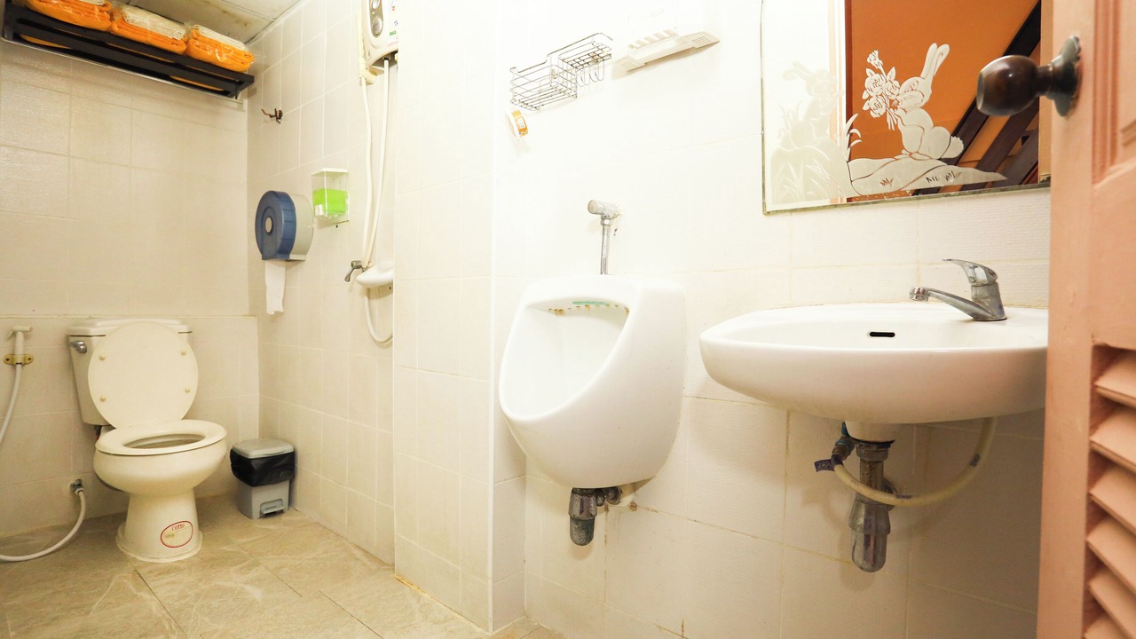 Photo of Bathroom in Khanna Yao