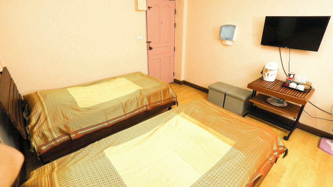 Photo of Bedroom in Khanna Yao