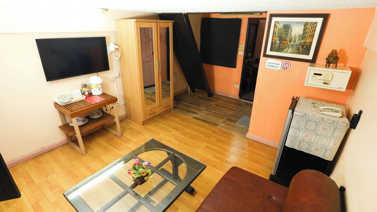 Photo of Bedroom in Khanna Yao