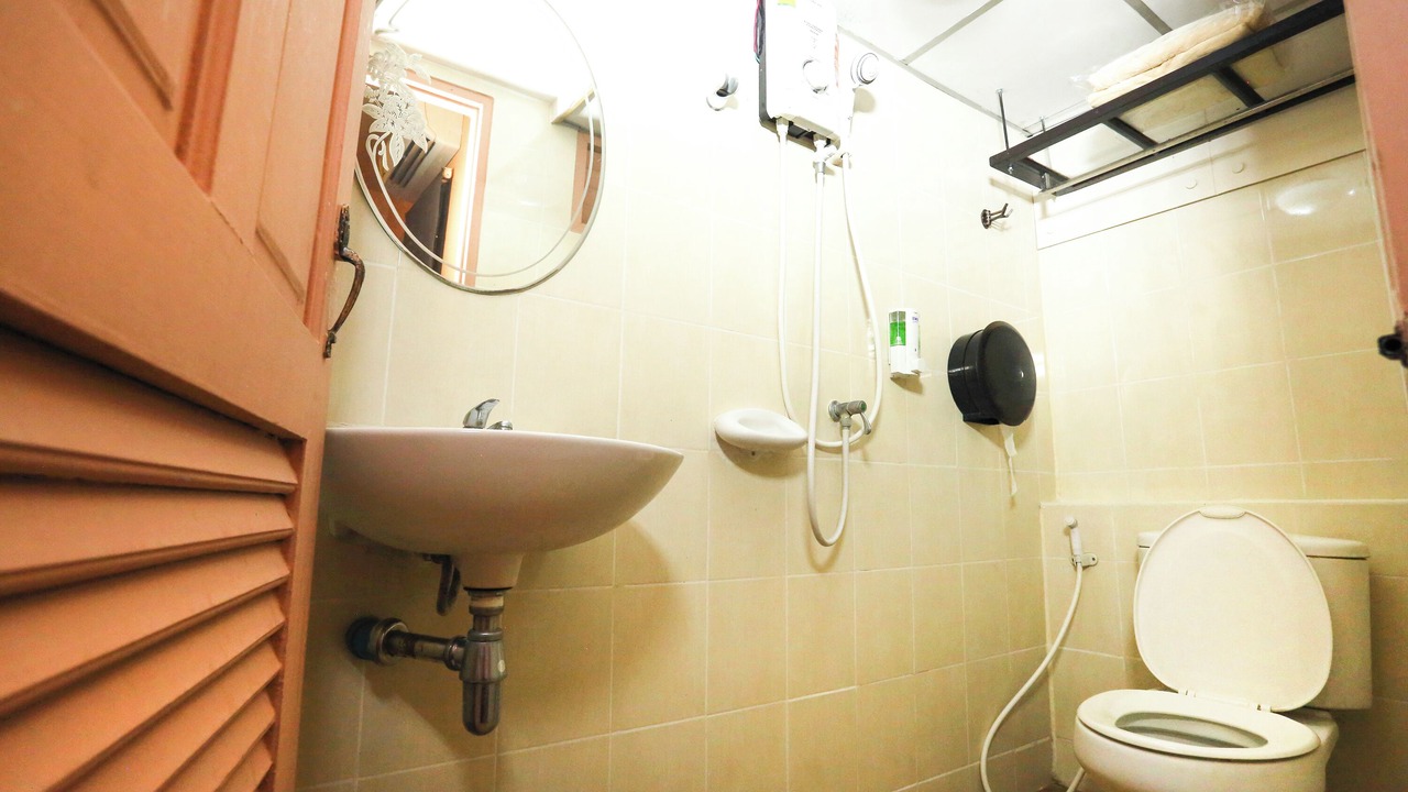 Photo of Bathroom in Khanna Yao