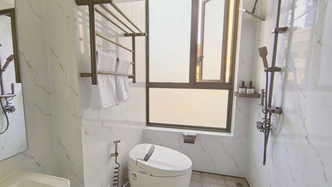 Photo of Bathroom in Tuol Kouk