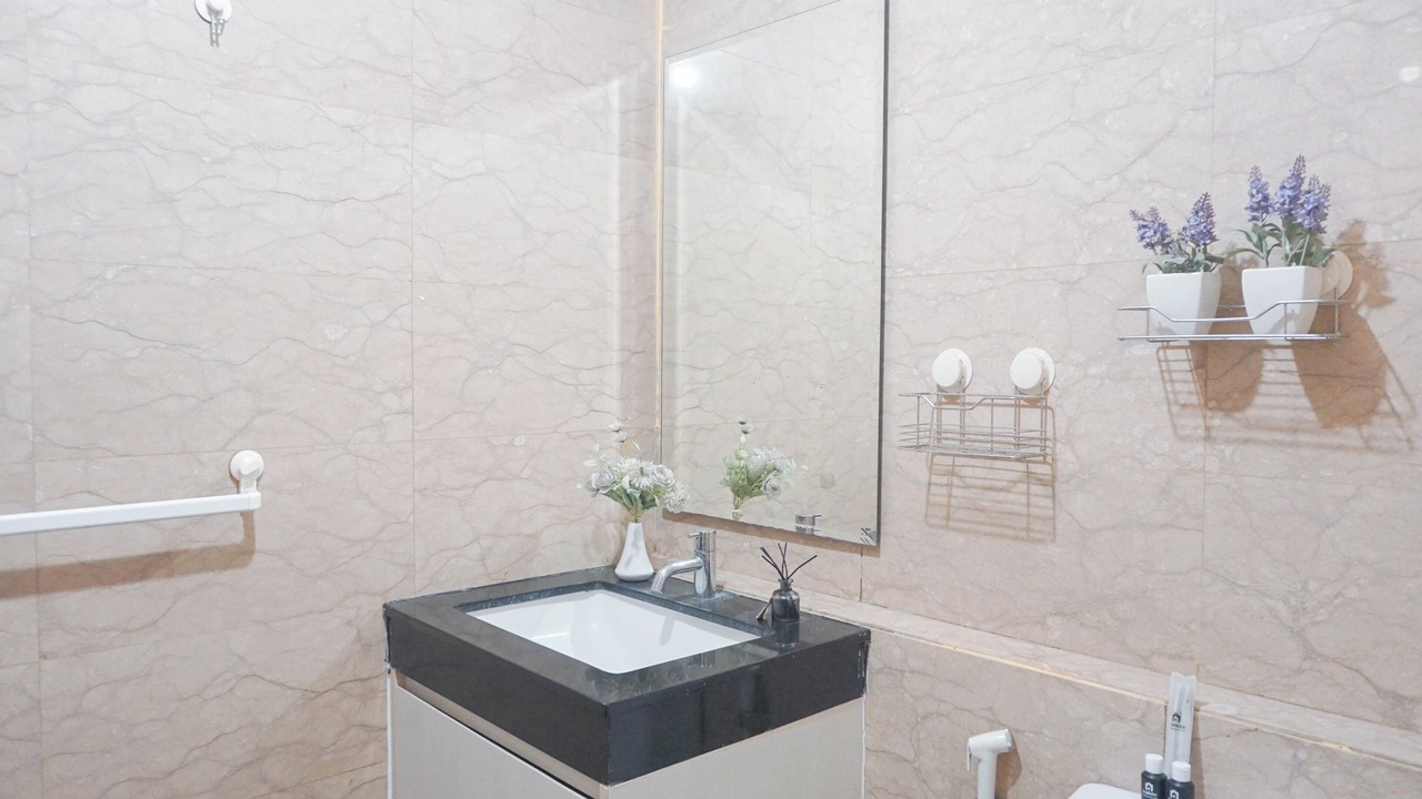 Photo of Bathroom in Mampang Prapatan