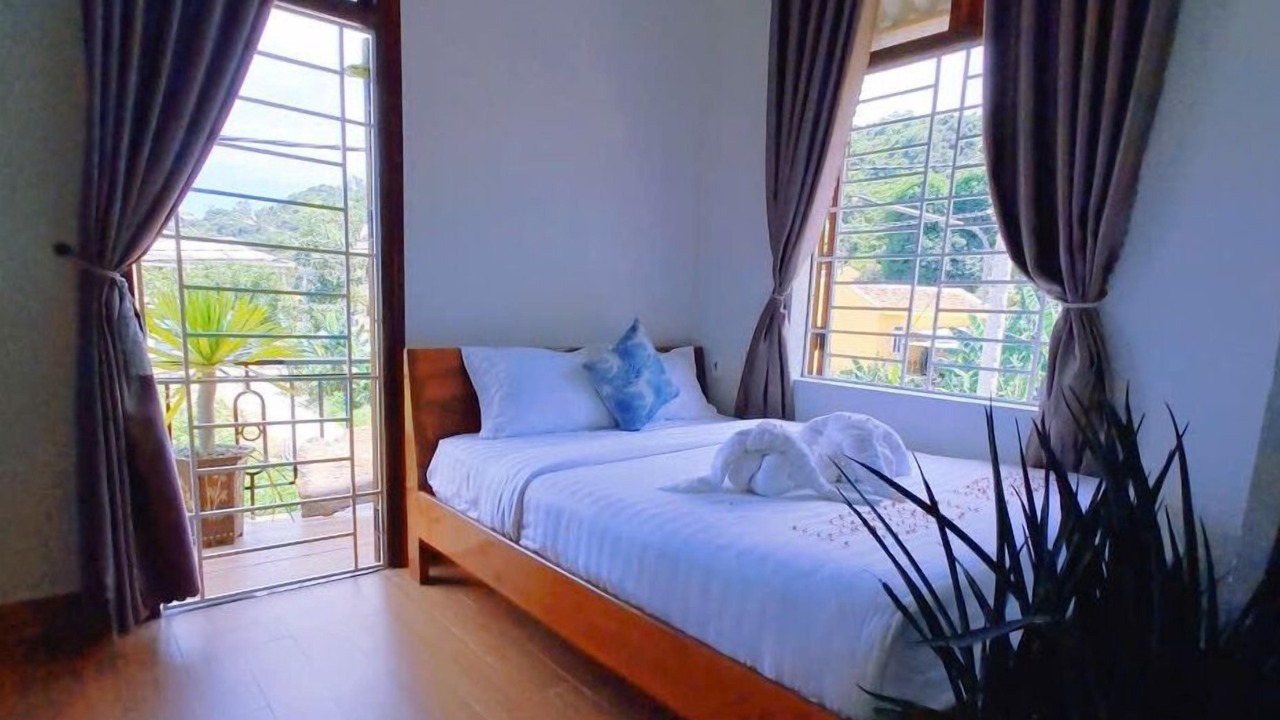Photo of Bedroom in Cham Island