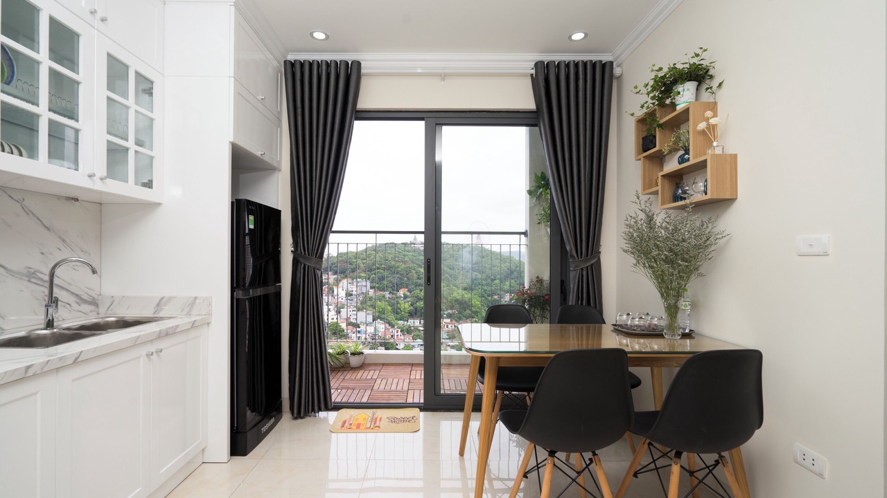 Photo of Livingroom in Hon Gai