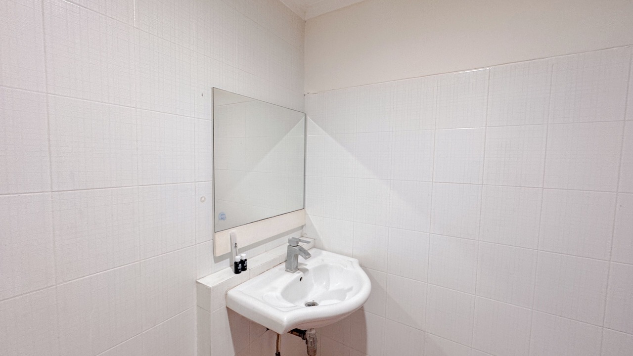 Photo of Bathroom in Siwalankerto