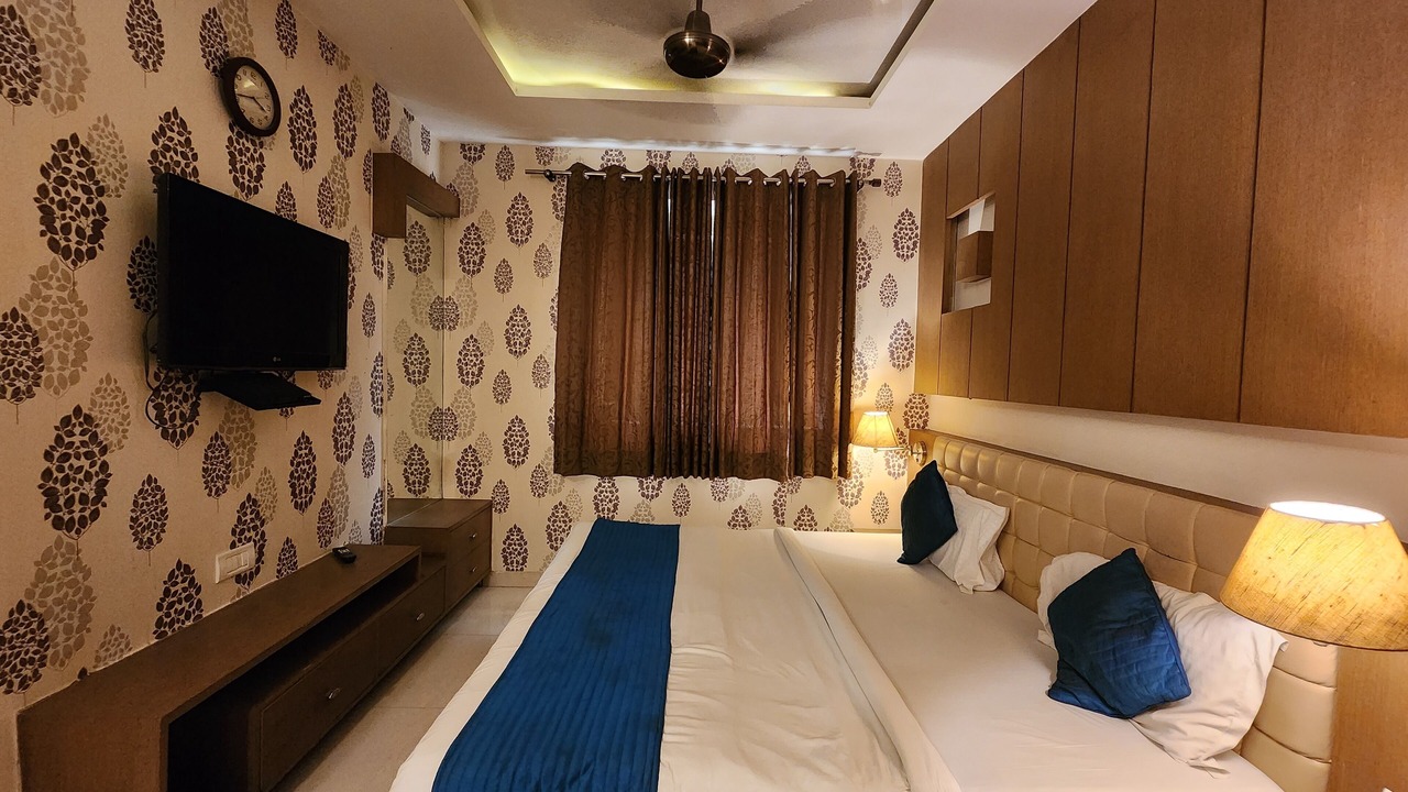 Photo of Bedroom in Dariyaganj