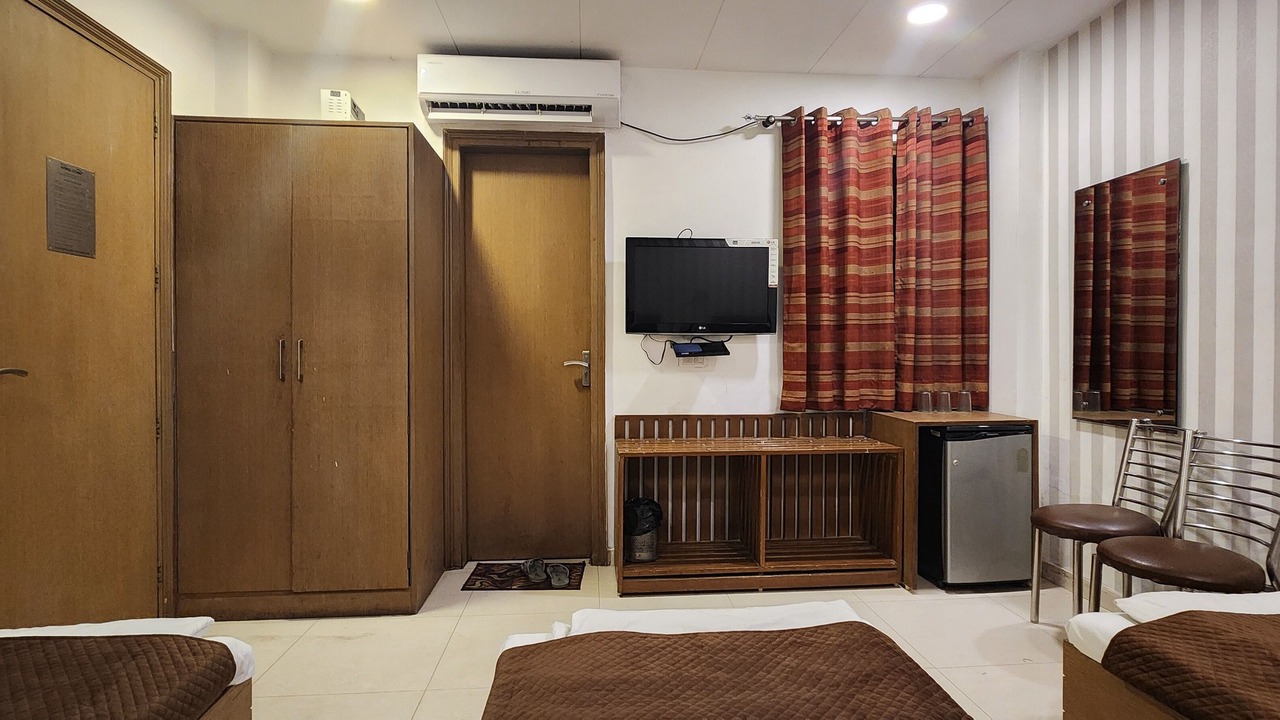 Photo of Bedroom in Dariyaganj
