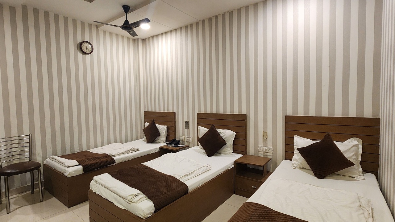 Photo of Bedroom in Dariyaganj