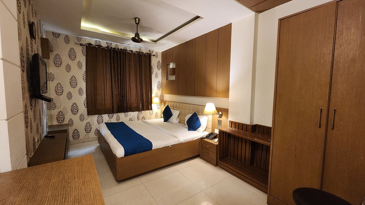 Photo of Bedroom in Dariyaganj