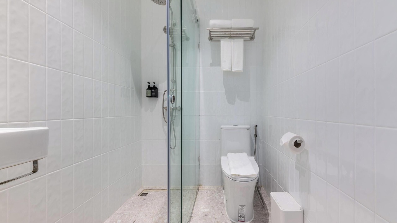 Photo of Bathroom in Phra Nakhon