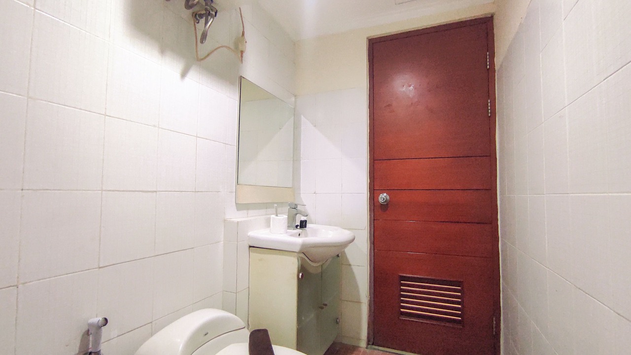 Photo of Bathroom in Siwalankerto
