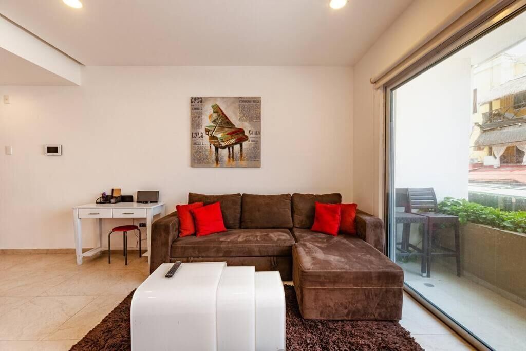 Photo of Livingroom in Downtown