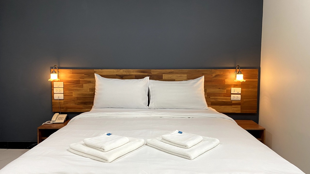 Photo of Bedroom in Khanna Yao
