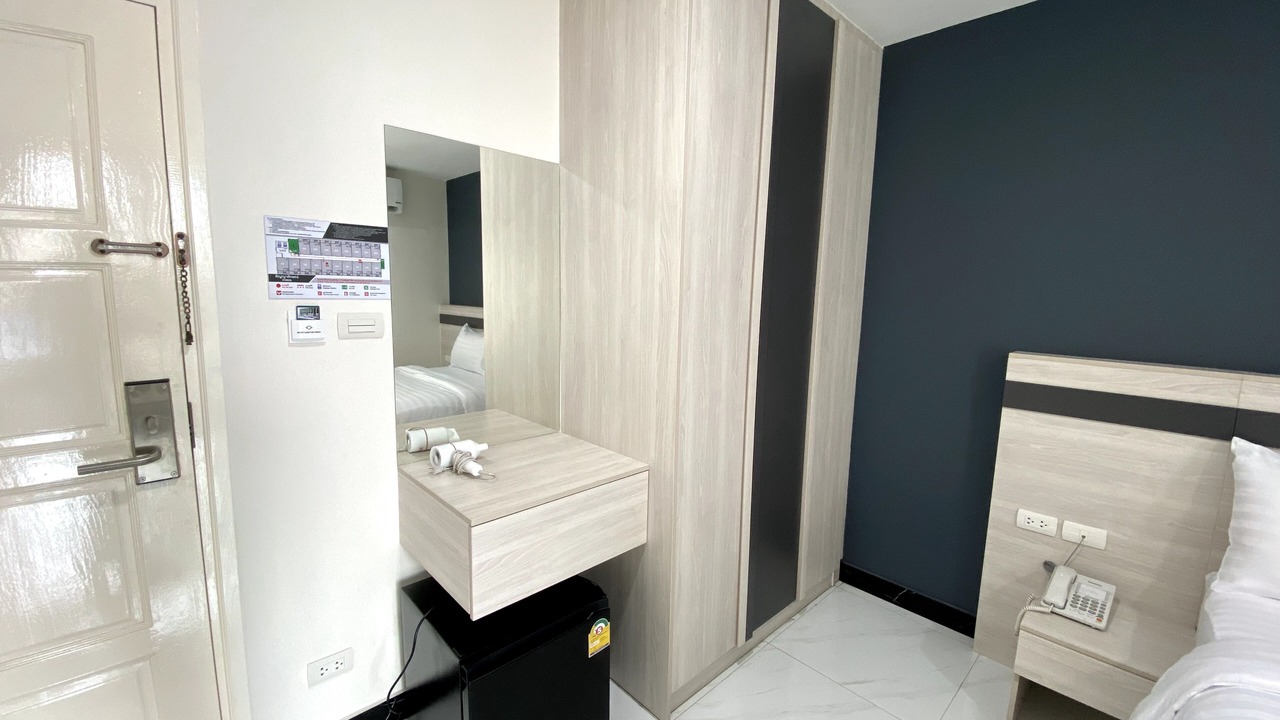 Photo of Bedroom in Khanna Yao