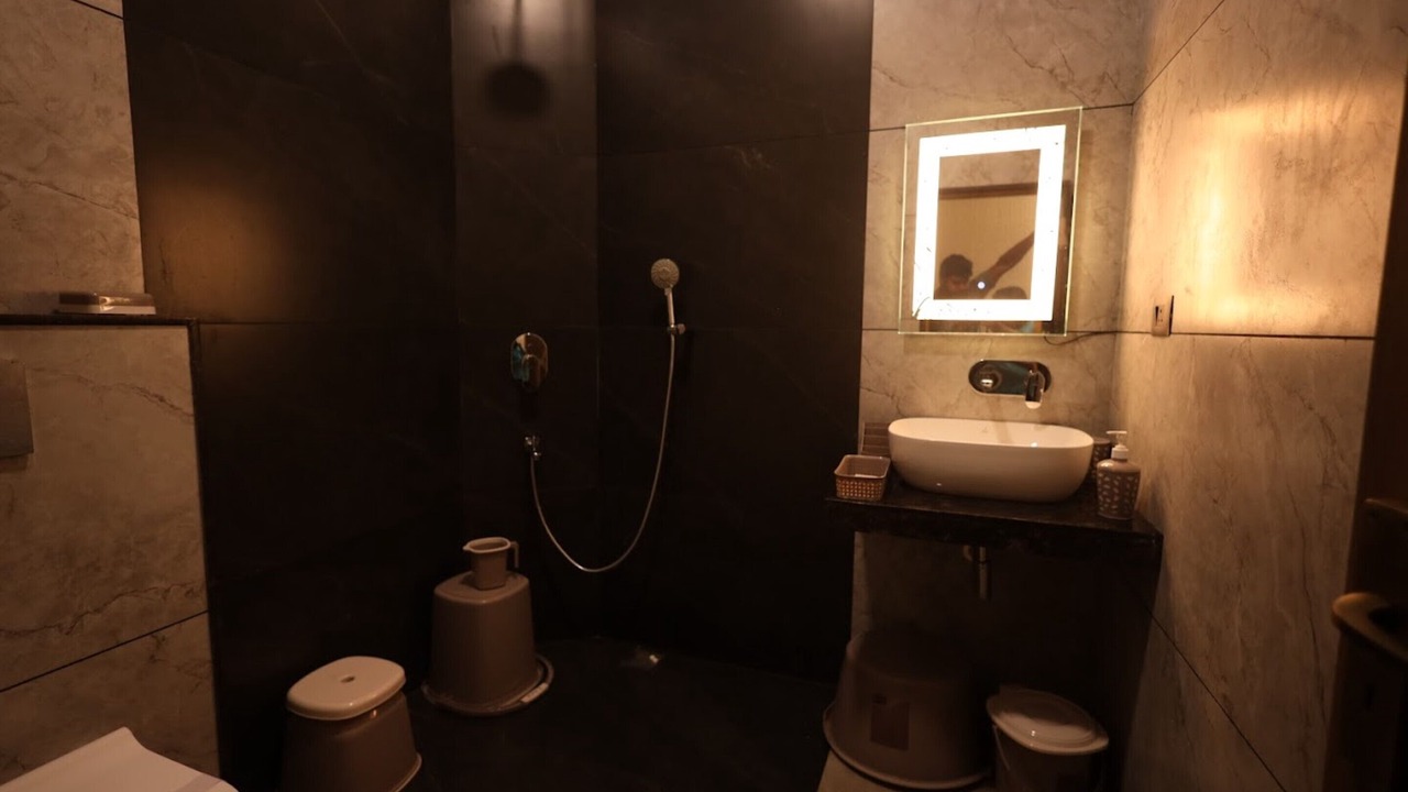 Photo of Bathroom in Rajendragram