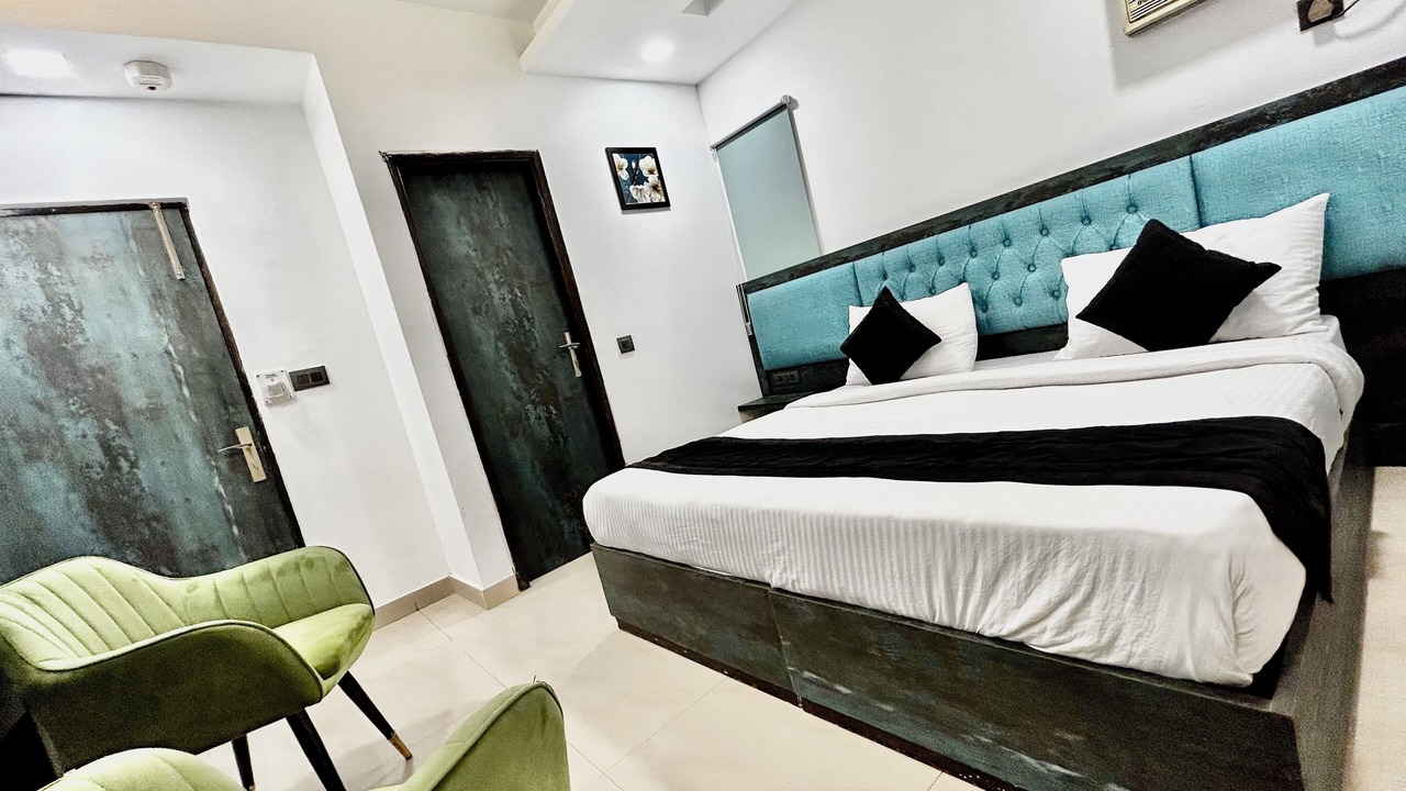 Photo of Bedroom in Karol Bagh