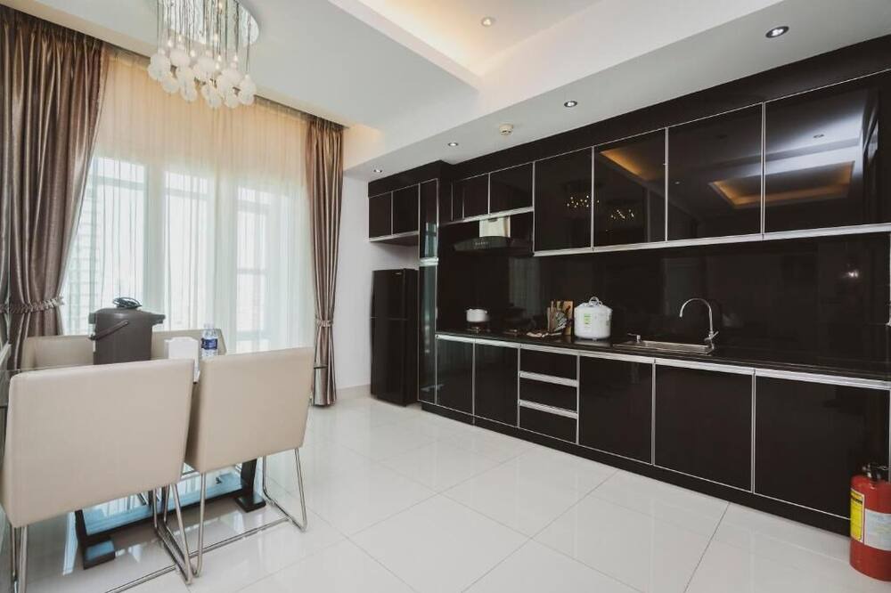 Photo of Kitchen in Chamkar Mon