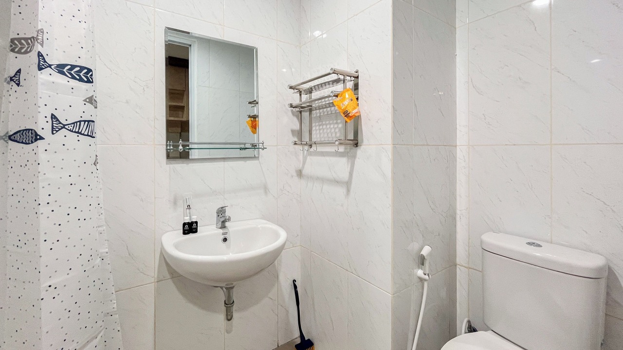 Photo of Bathroom in Biringkanya