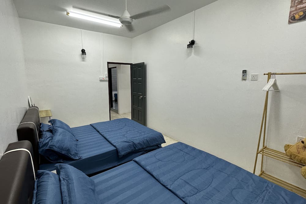 Photo of Bedroom in Kampung Tambak Bunga