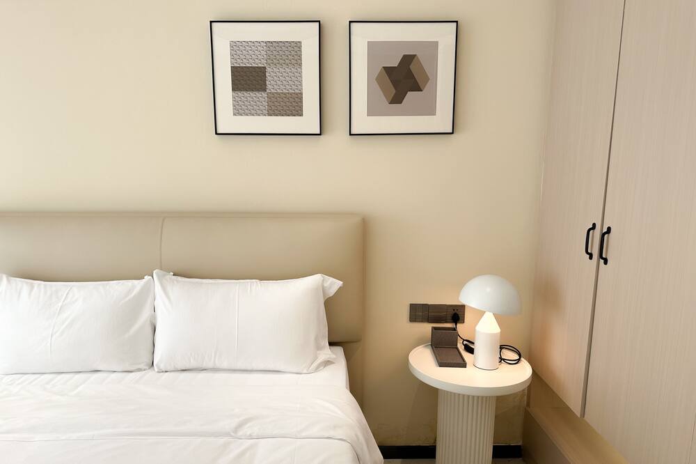 Photo of Bedroom in Prey Nob